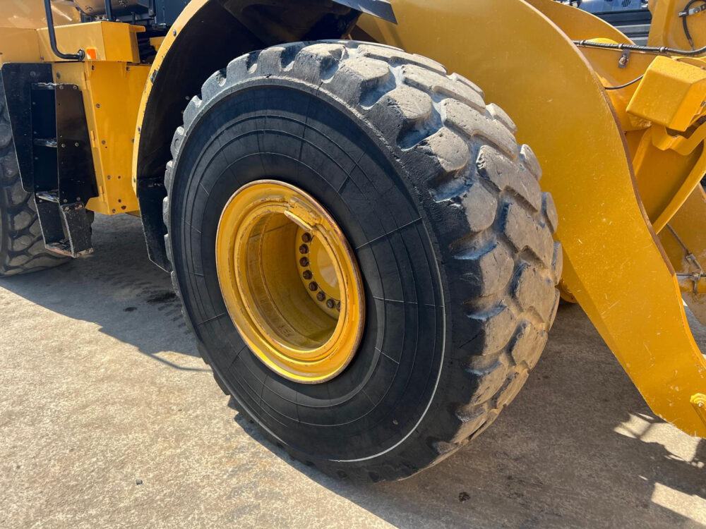 Caterpillar 966M wiellader