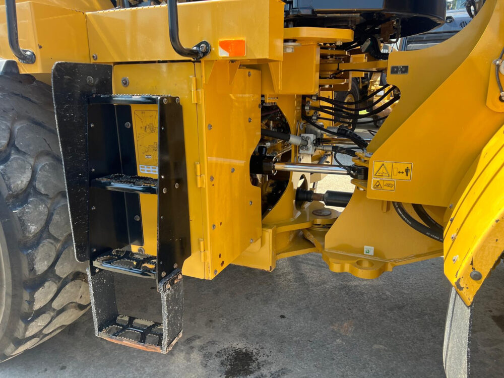 Caterpillar 966M wiellader