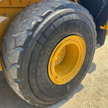 Caterpillar 966M wiellader