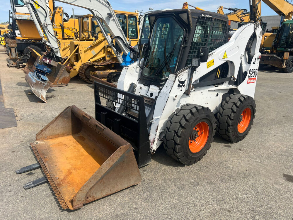 Bobcat S250 schranklader AIRCON!!