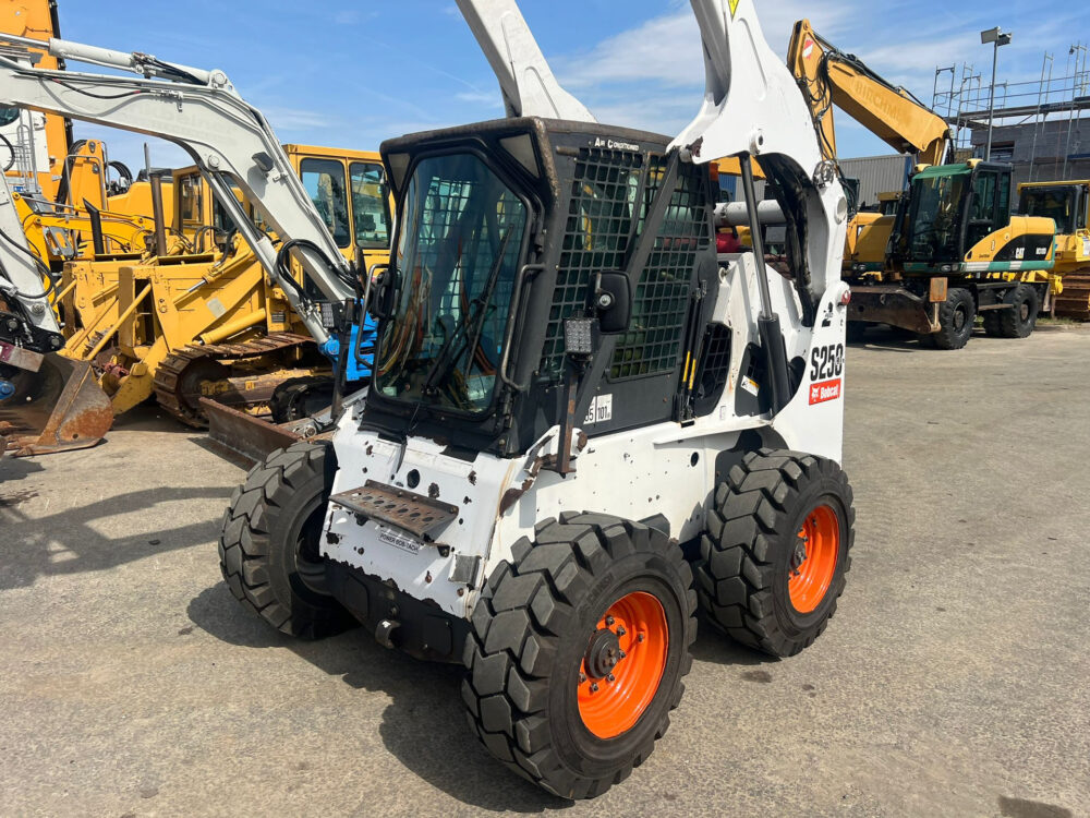 Bobcat S250 schranklader AIRCON!!