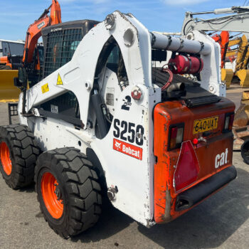 Bobcat S250 schranklader AIRCON!!
