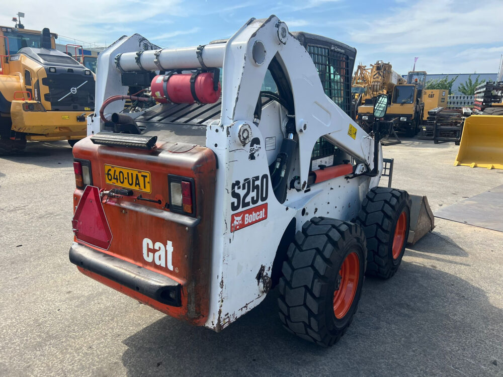 Bobcat S250 schranklader AIRCON!!