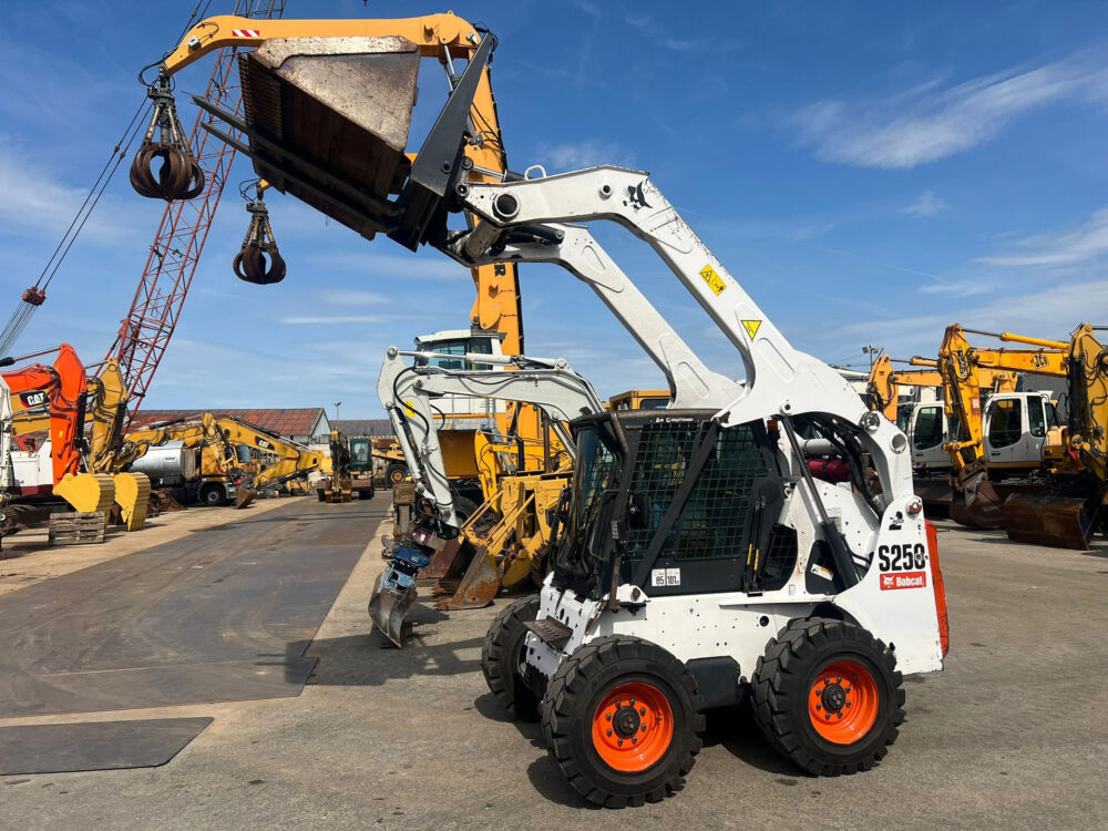 Bobcat S250 schranklader AIRCON!!