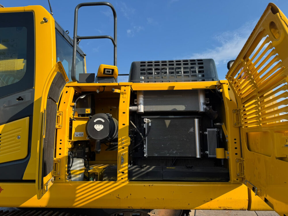 Komatsu PC 240 NLC-11 rupsgraafmachine