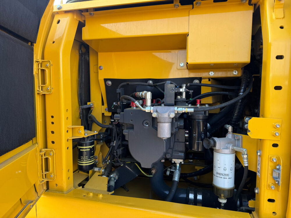 Komatsu PC 240 NLC-11 rupsgraafmachine