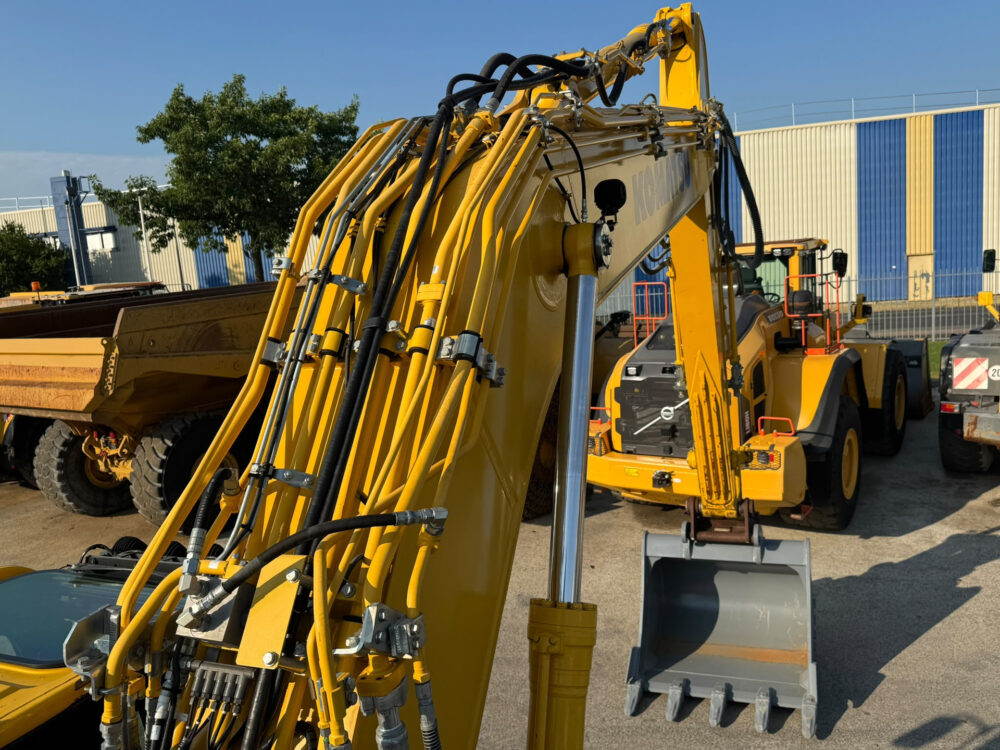 Komatsu PC 240 NLC-11 rupsgraafmachine
