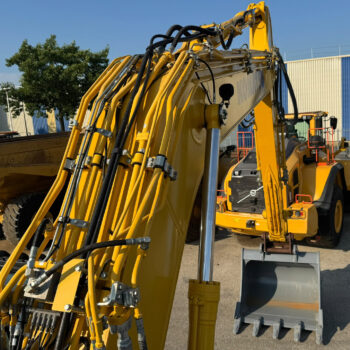 Komatsu PC 240 NLC-11 rupsgraafmachine