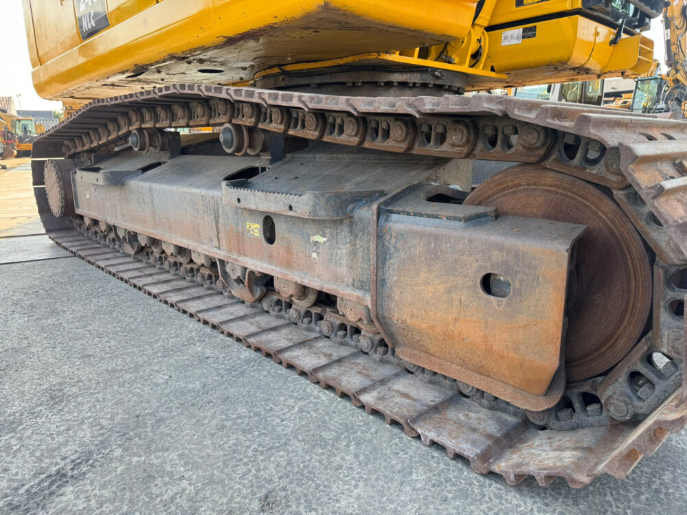 Komatsu PC 240 NLC-11 rupsgraafmachine