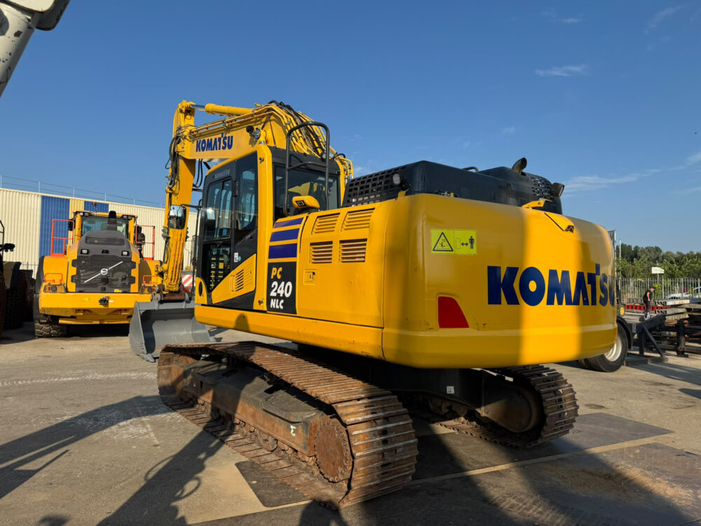 Komatsu PC 240 NLC-11 rupsgraafmachine