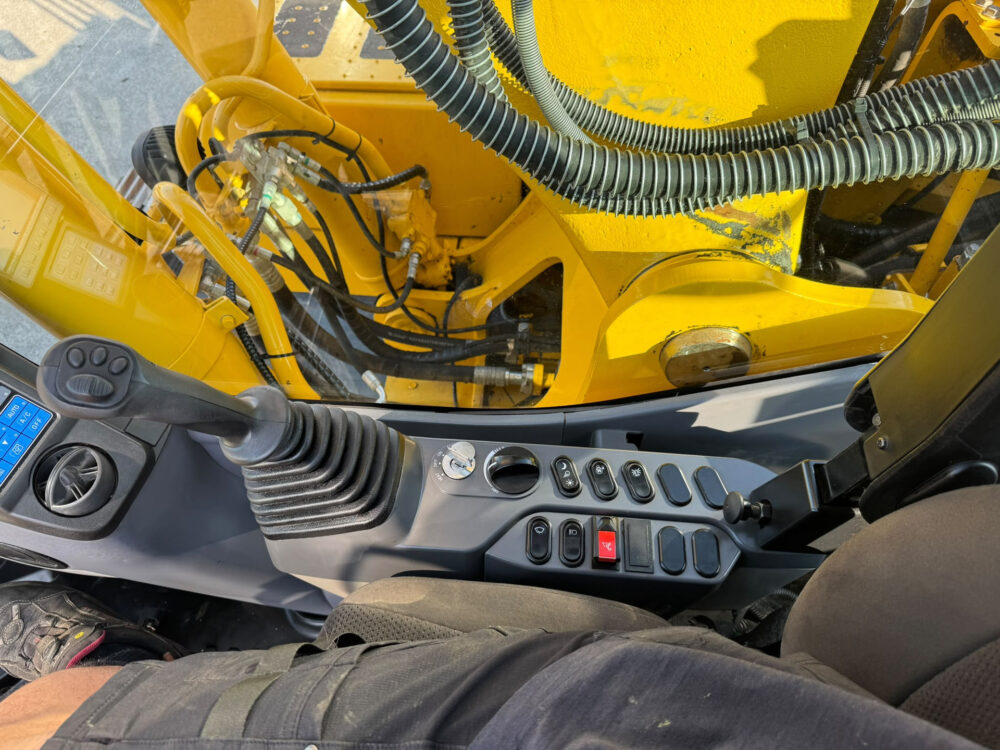 Komatsu PC 240 NLC-11 rupsgraafmachine