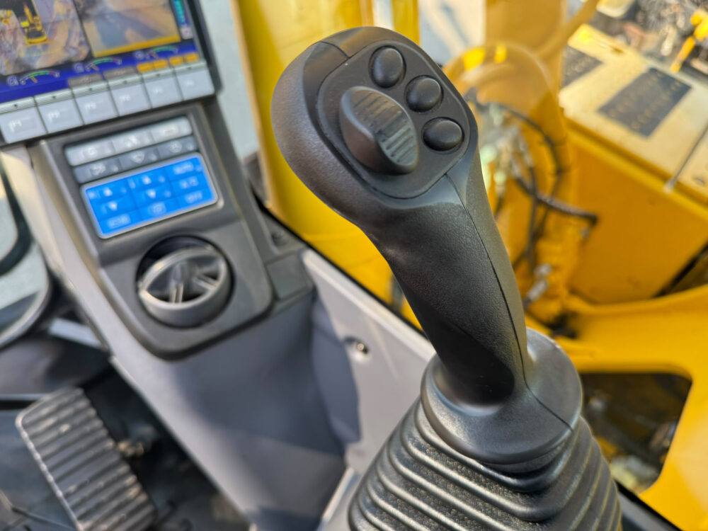 Komatsu PC 240 NLC-11 rupsgraafmachine