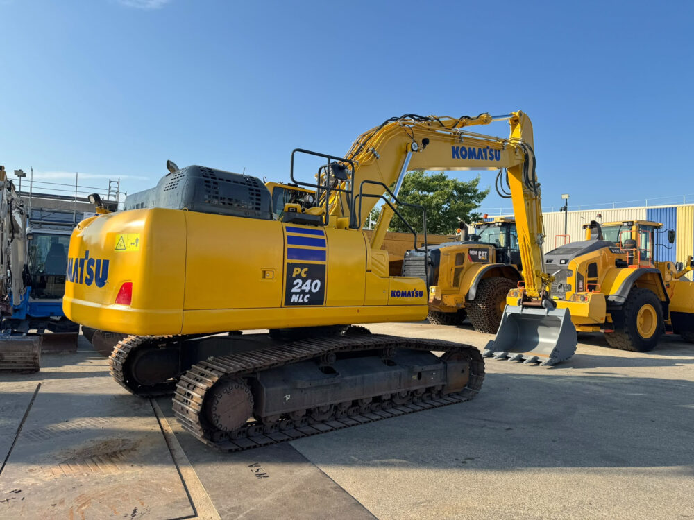 Komatsu PC 240 NLC-11 rupsgraafmachine