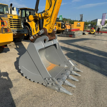 Komatsu PC 240 NLC-11 rupsgraafmachine
