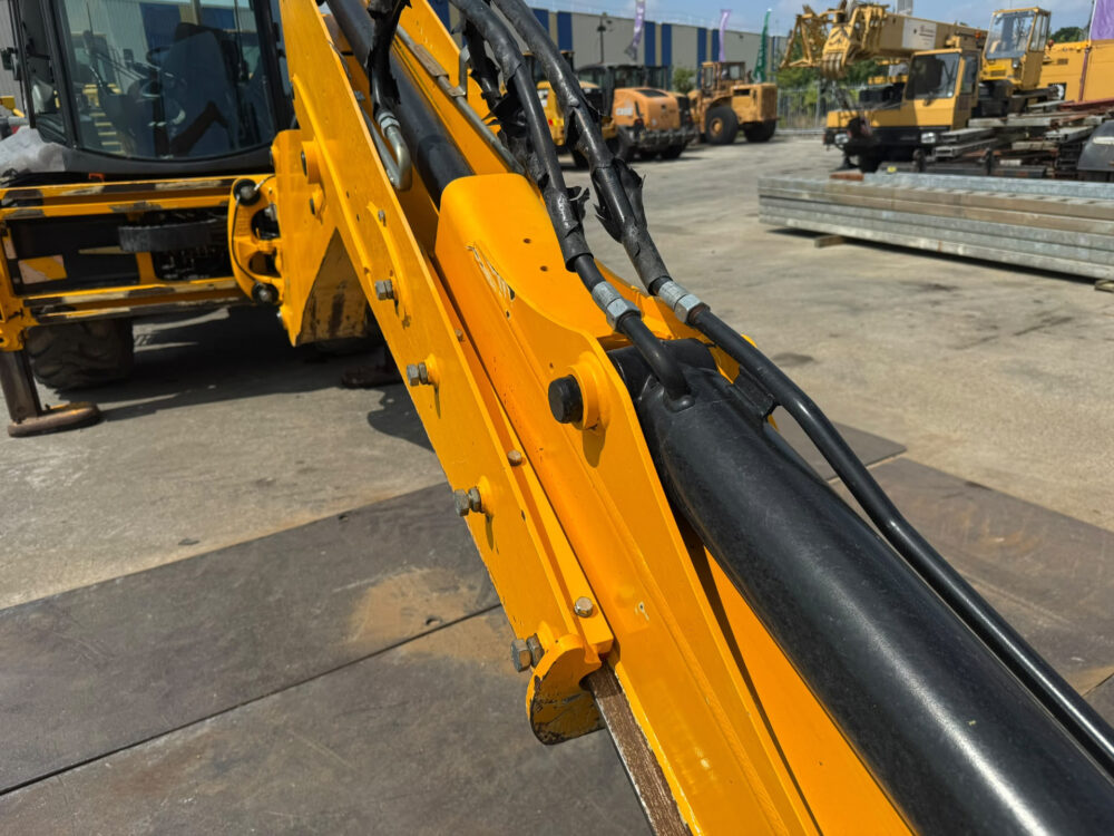 JCB 3CX easy control graaflaad combinati