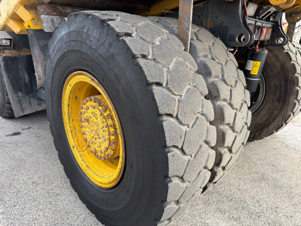 Komatsu HD405-7 dumper