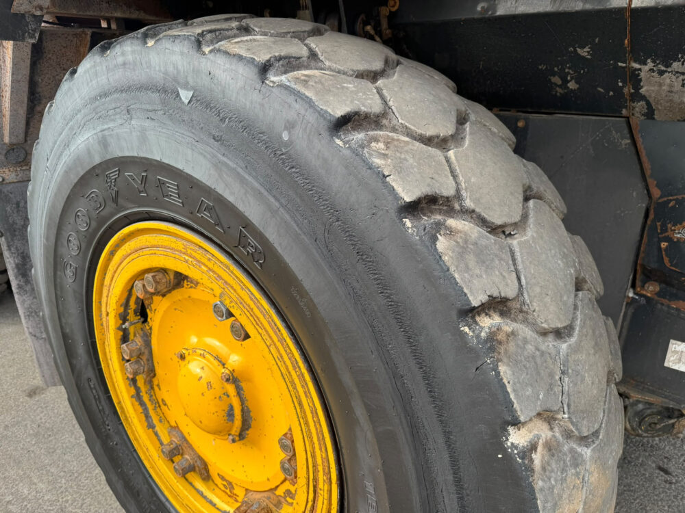 Komatsu HD405-7 dumper