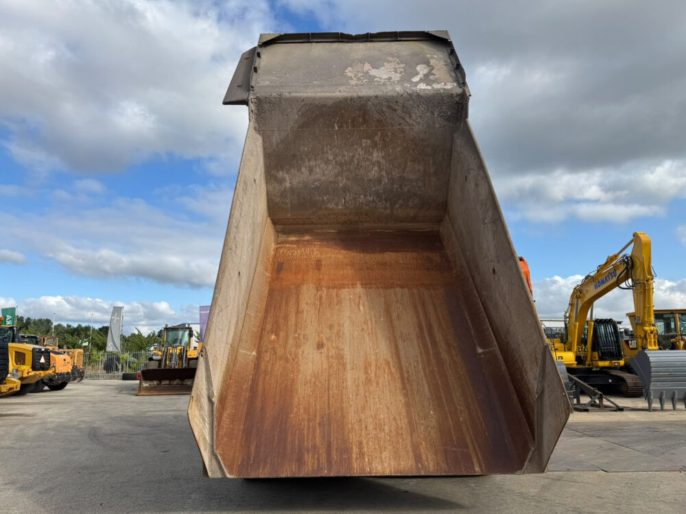 Komatsu HD405-7 dumper