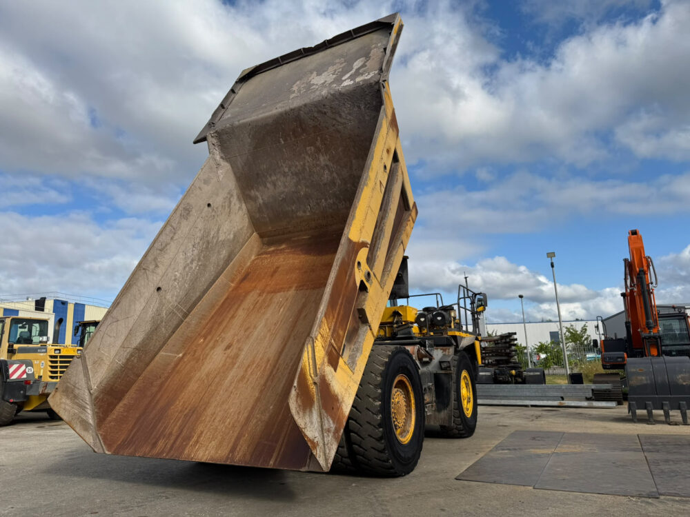 Komatsu HD405-7 dumper