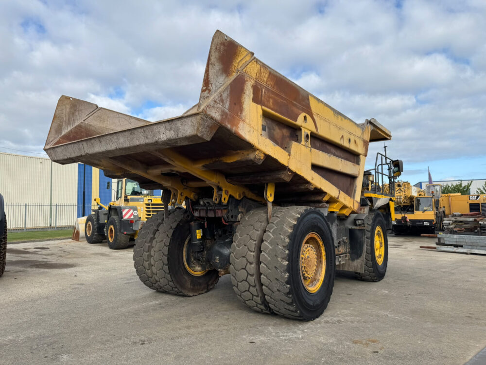 Komatsu HD405-7 dumper