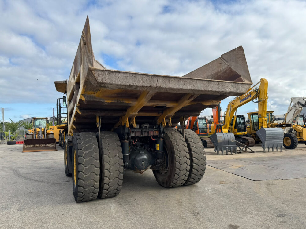 Komatsu HD405-7 dumper