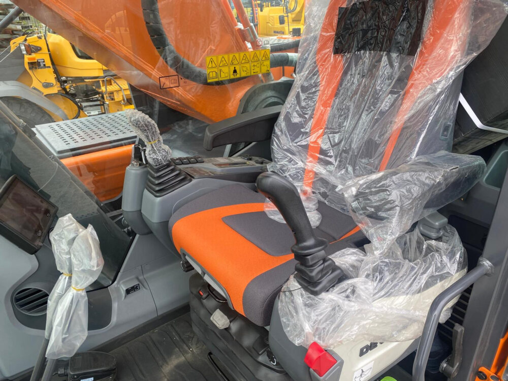 Develon Doosan DX360 LCA 7M Graafmachine