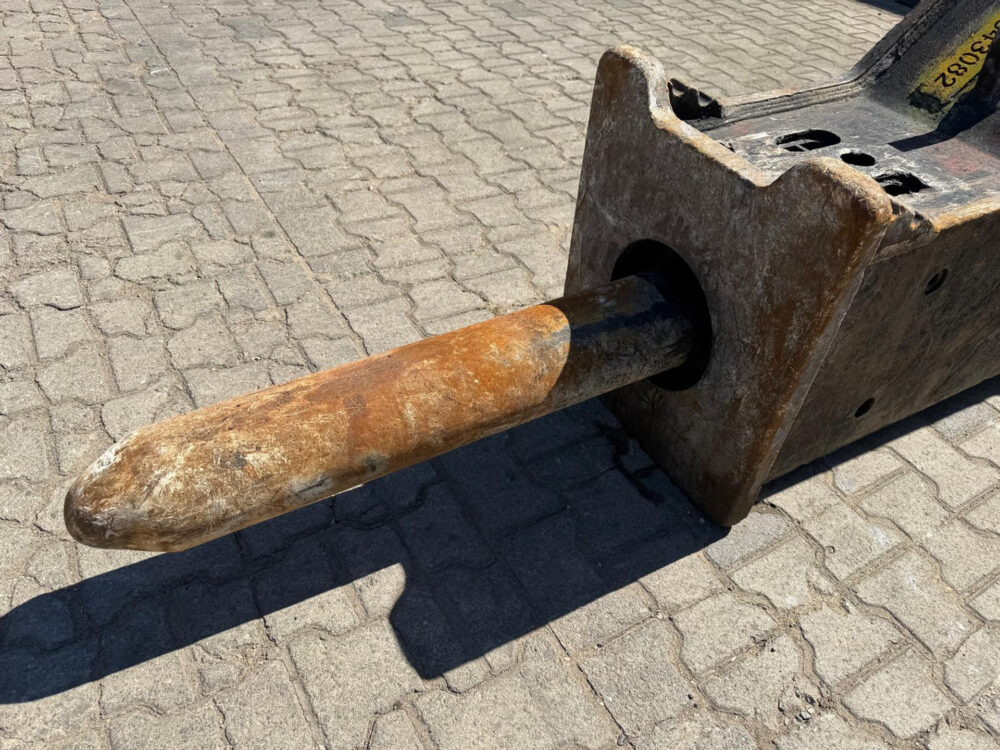 Caterpillar H130GCS Hydraulic Hammer