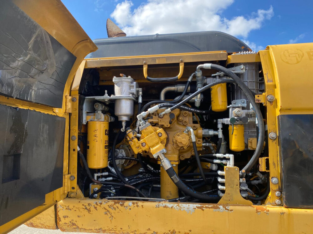 caterpillar-330-d-crawler-excavator