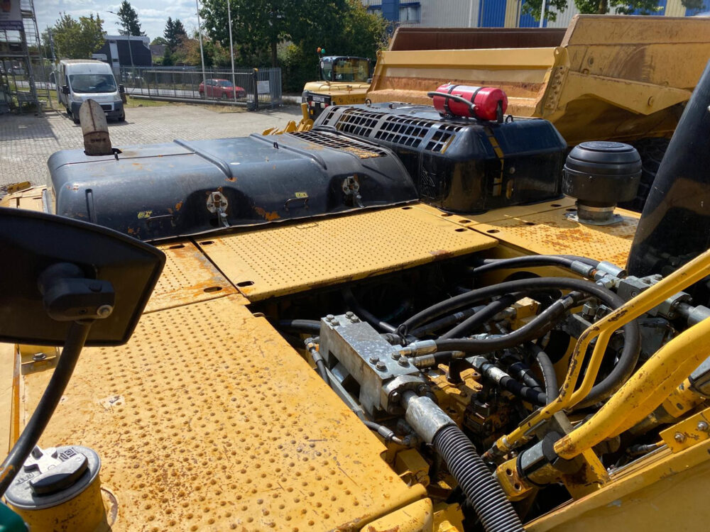 caterpillar-330-d-crawler-excavator