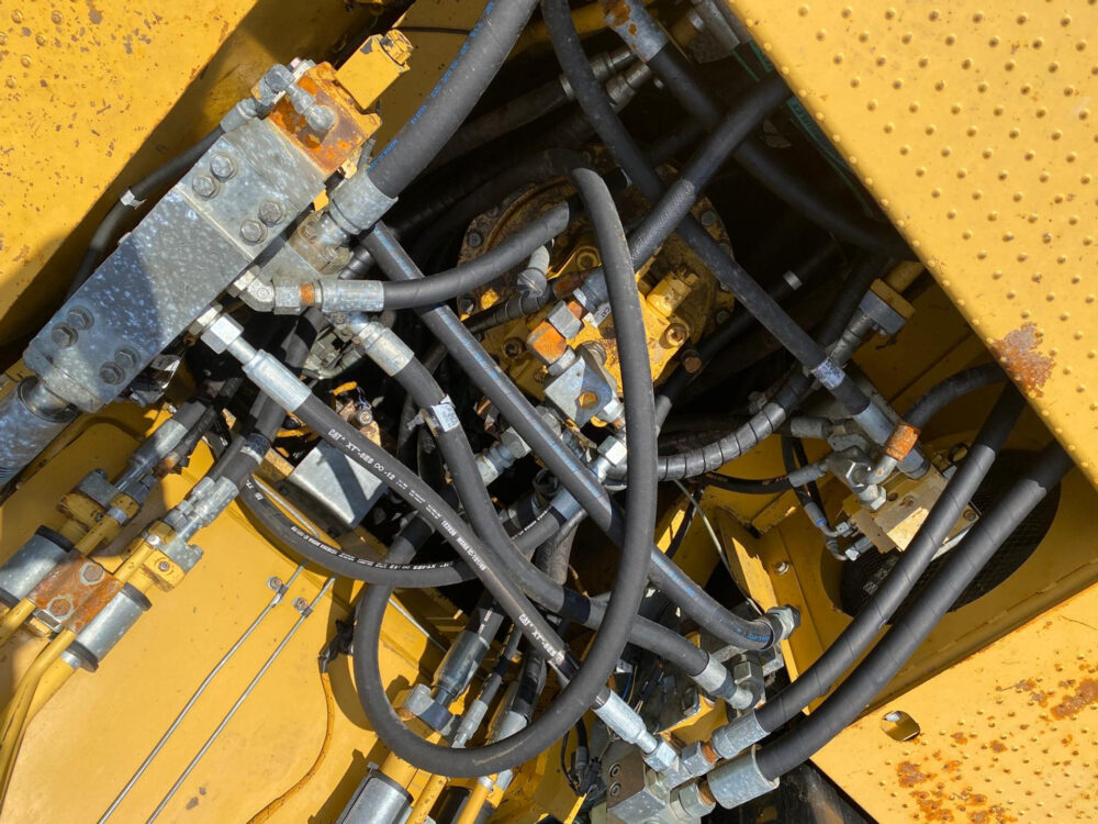 caterpillar-330-d-crawler-excavator