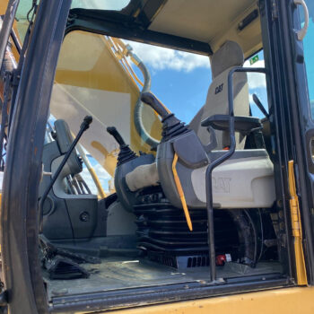 caterpillar-330-d-crawler-excavator