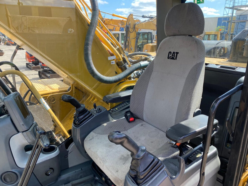 caterpillar-330-d-crawler-excavator