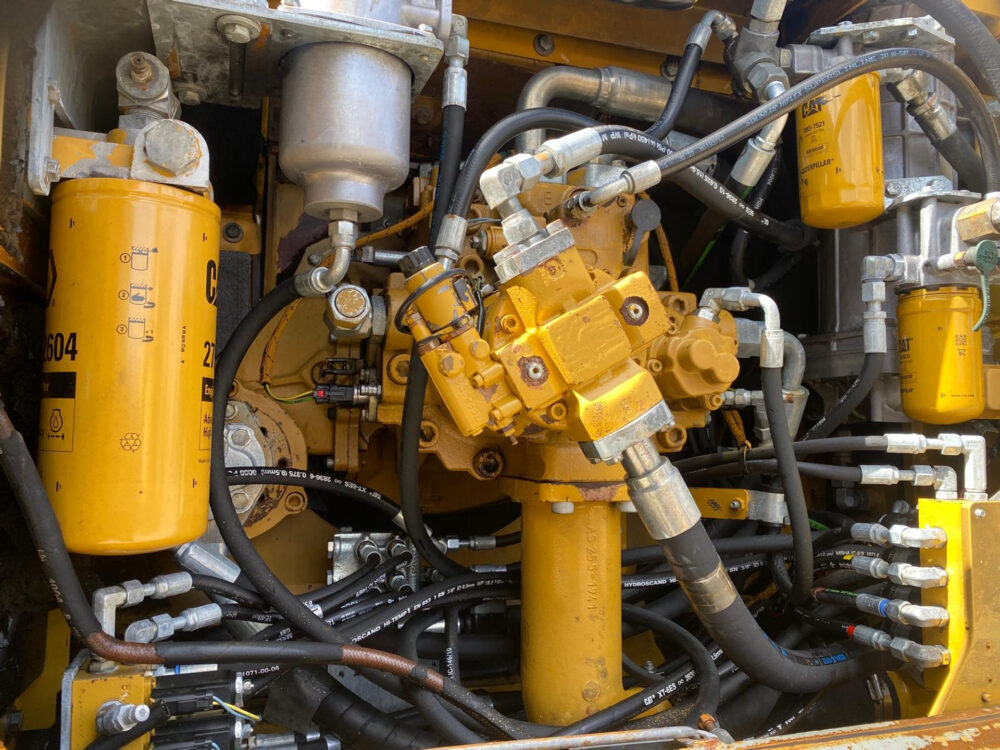caterpillar-330-d-crawler-excavator