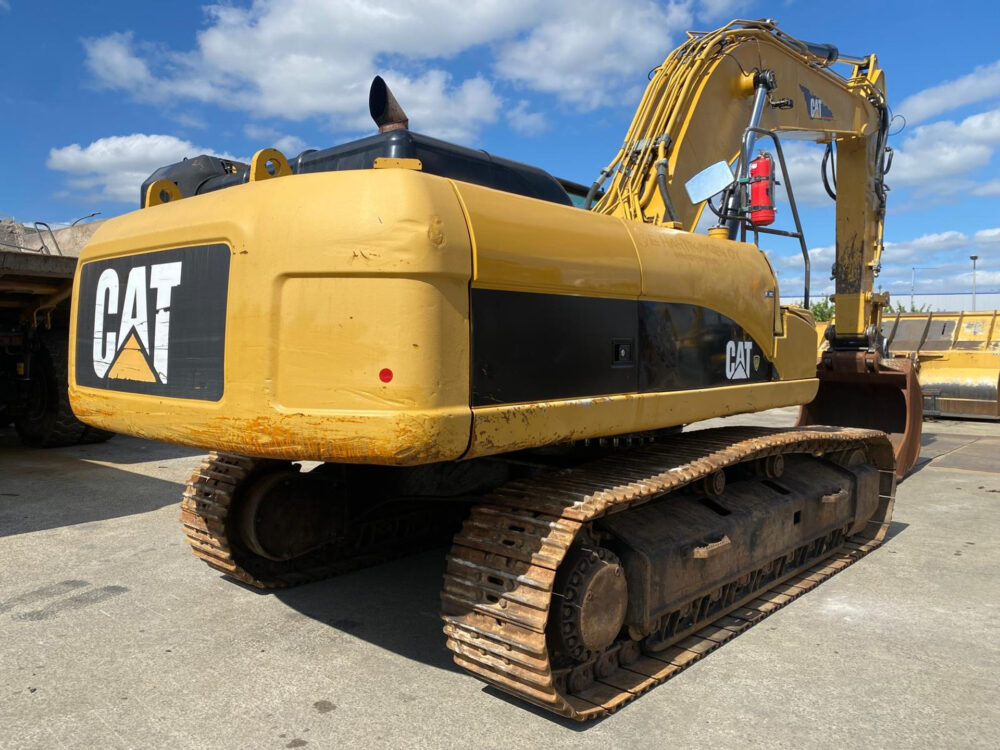 caterpillar-330-d-crawler-excavator