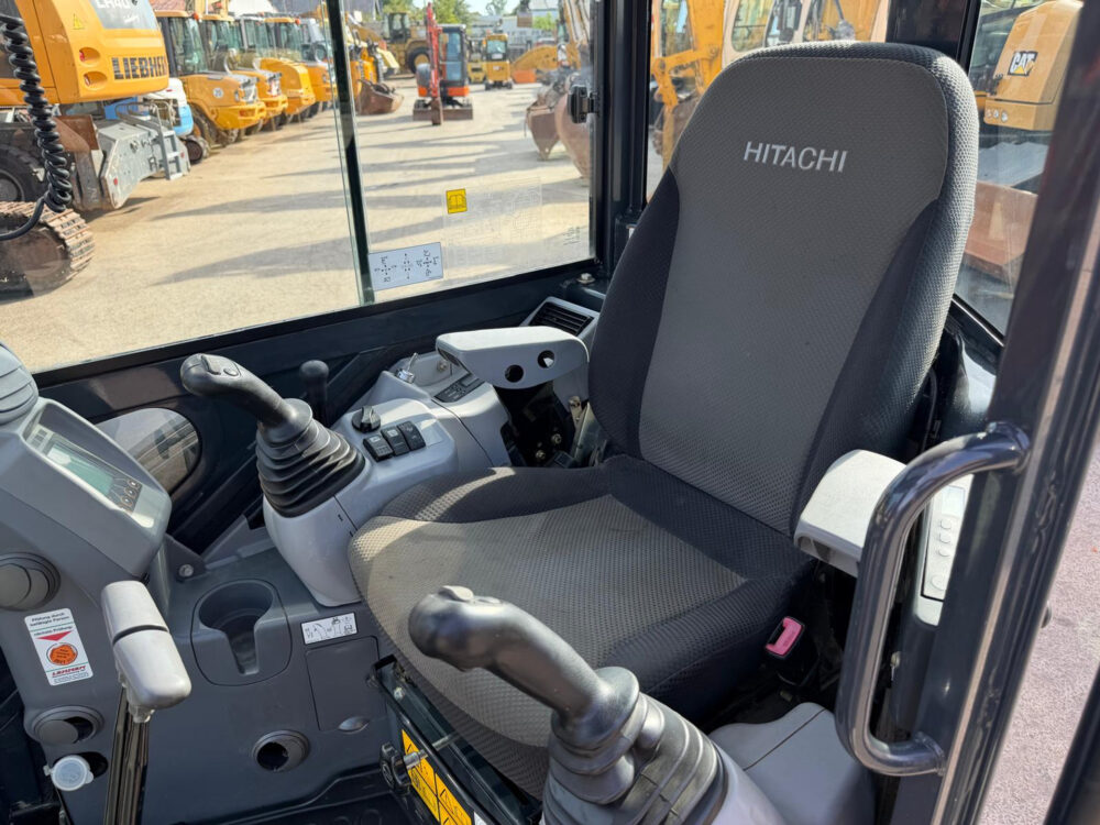 hitachi-zx33u-6-clr-minigraafmachine