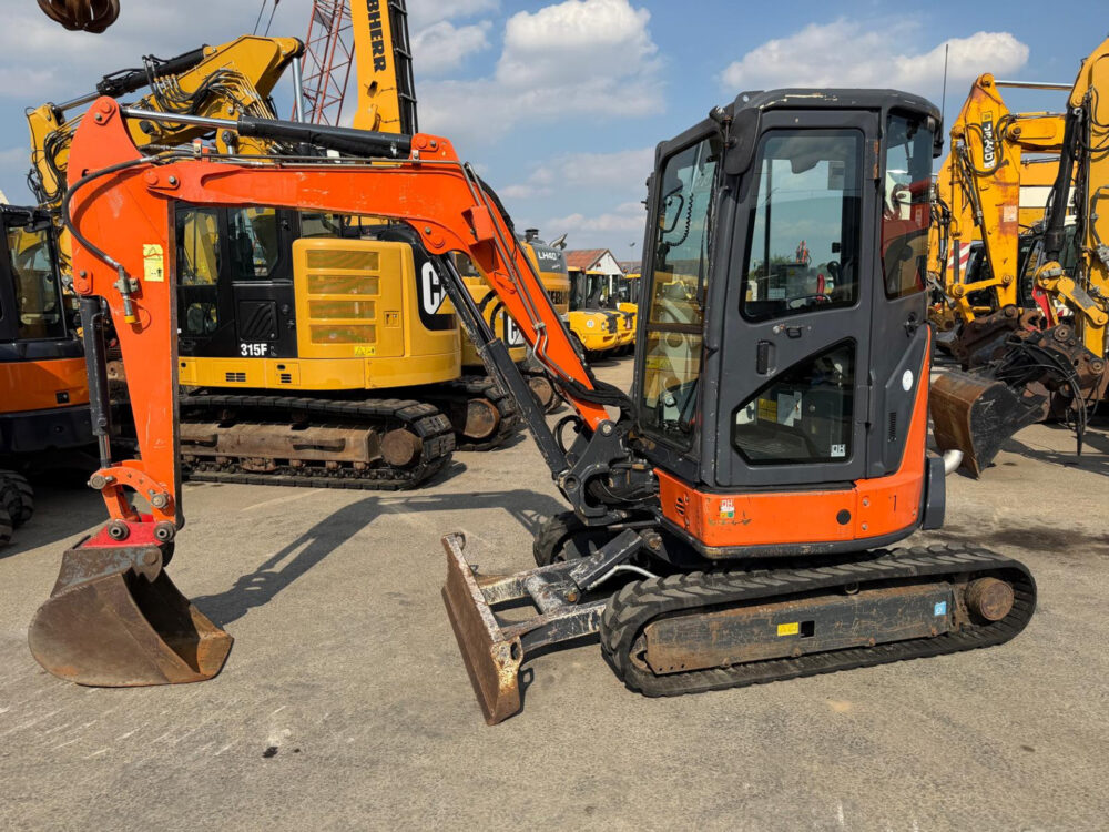 hitachi-zx33u-5a-clr-minigraafmachine