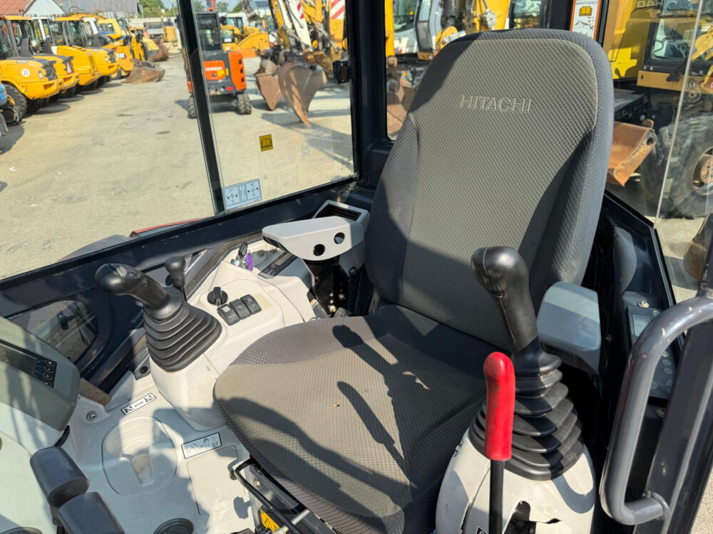hitachi-zx33u-5a-clr-minigraafmachine