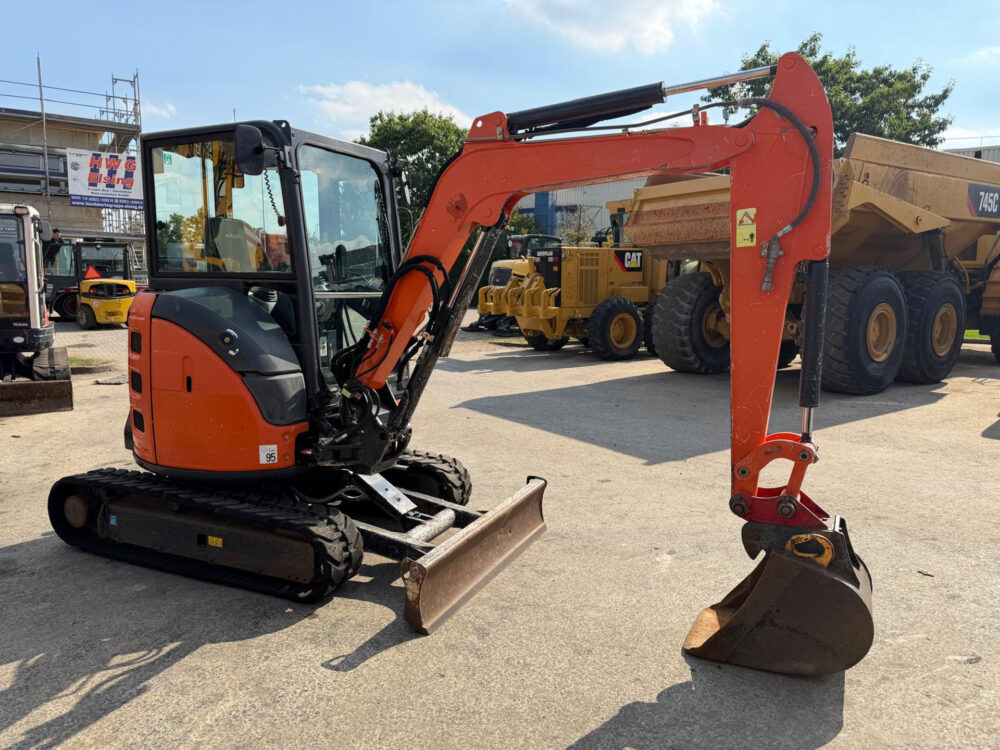 hitachi-zx33u-5a-clr-minigraafmachine