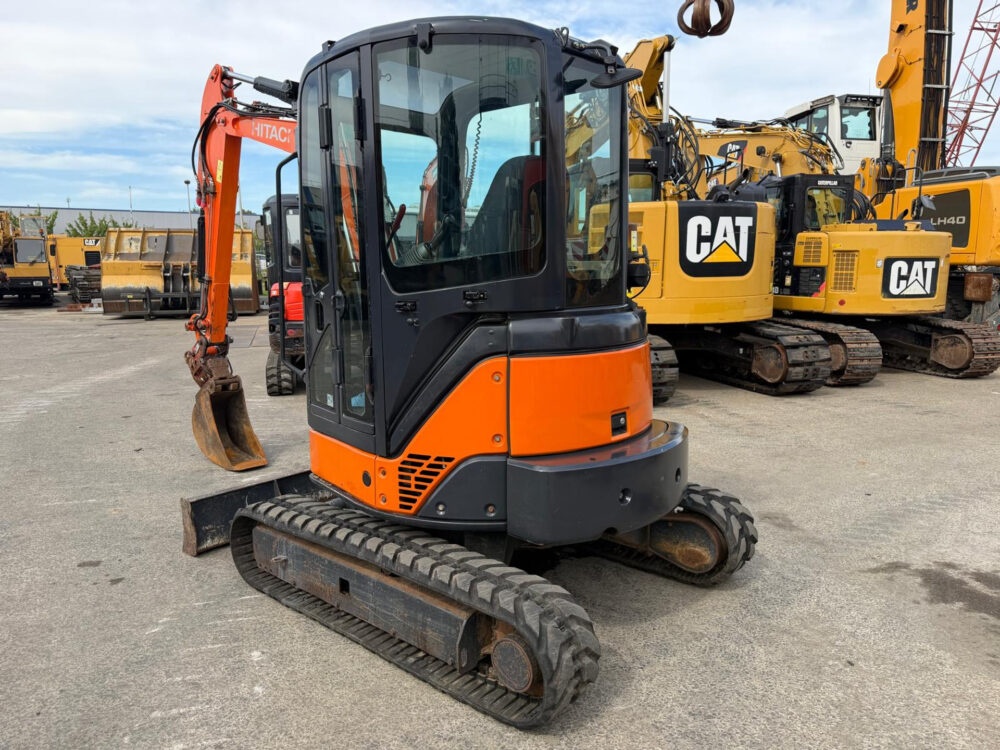 hitachi-zx38-u-3-clr-minigraafmachine