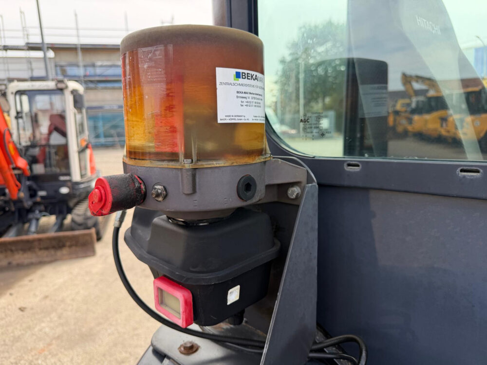 hitachi-zx38-u-3-clr-minigraafmachine