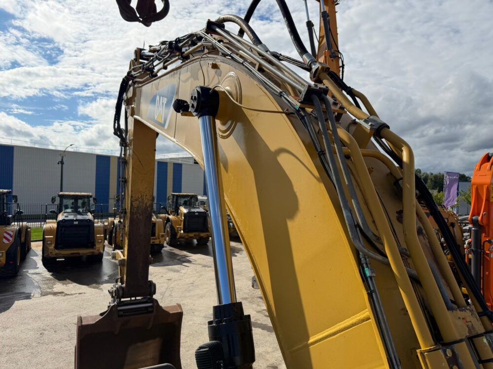 caterpillar-345-cl-rupsgraafmachine
