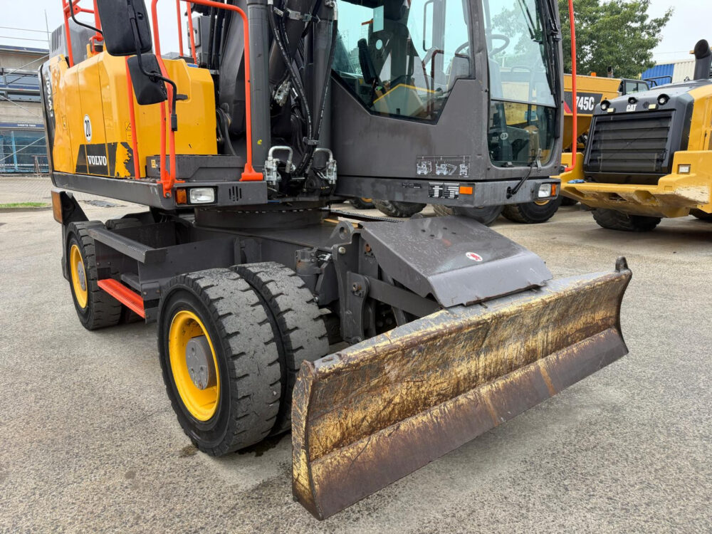 volvo-ew-160e-mobiele-graafmachine