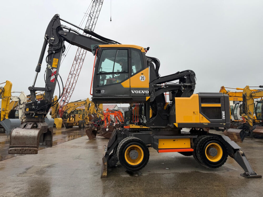 volvo-ew-160e-mobiele-graafmachine