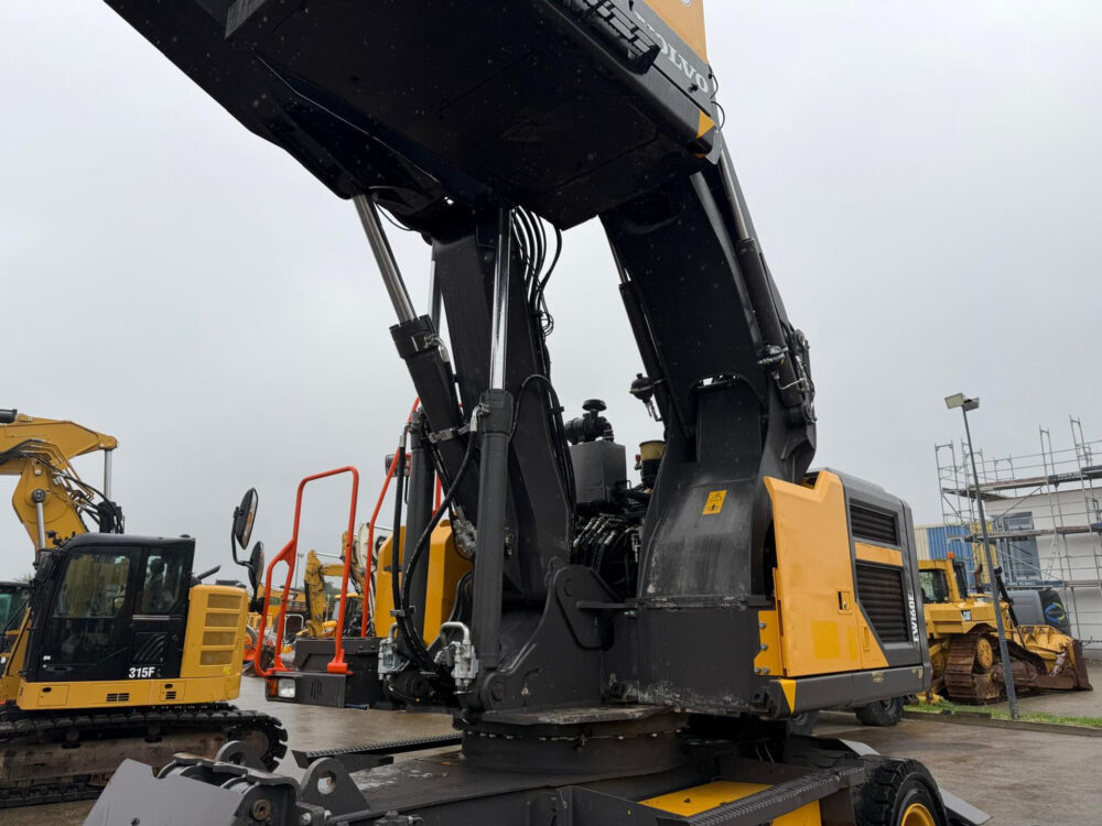 volvo-ew-160e-mobiele-graafmachine