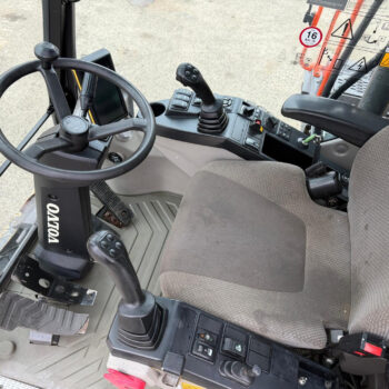 volvo-ew-160e-mobiele-graafmachine