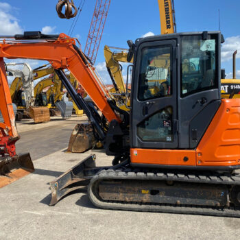 hitachi-zx65usb-5a-clr-minigraafmachine