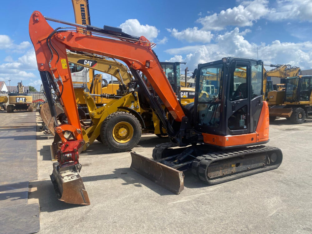 hitachi-zx65usb-5a-clr-minigraafmachine