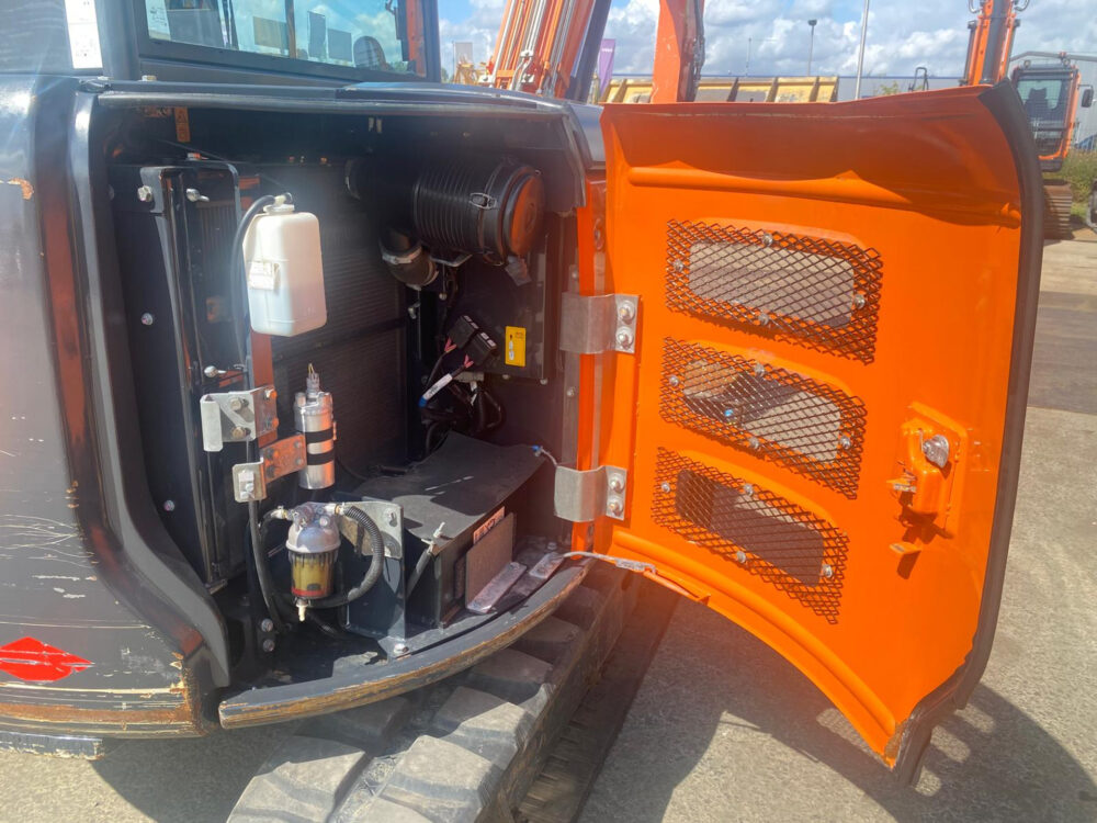 hitachi-zx65usb-5a-clr-minigraafmachine