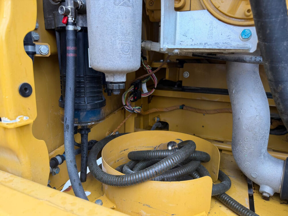 caterpillar-330-ng-rupsgraafmachine-2