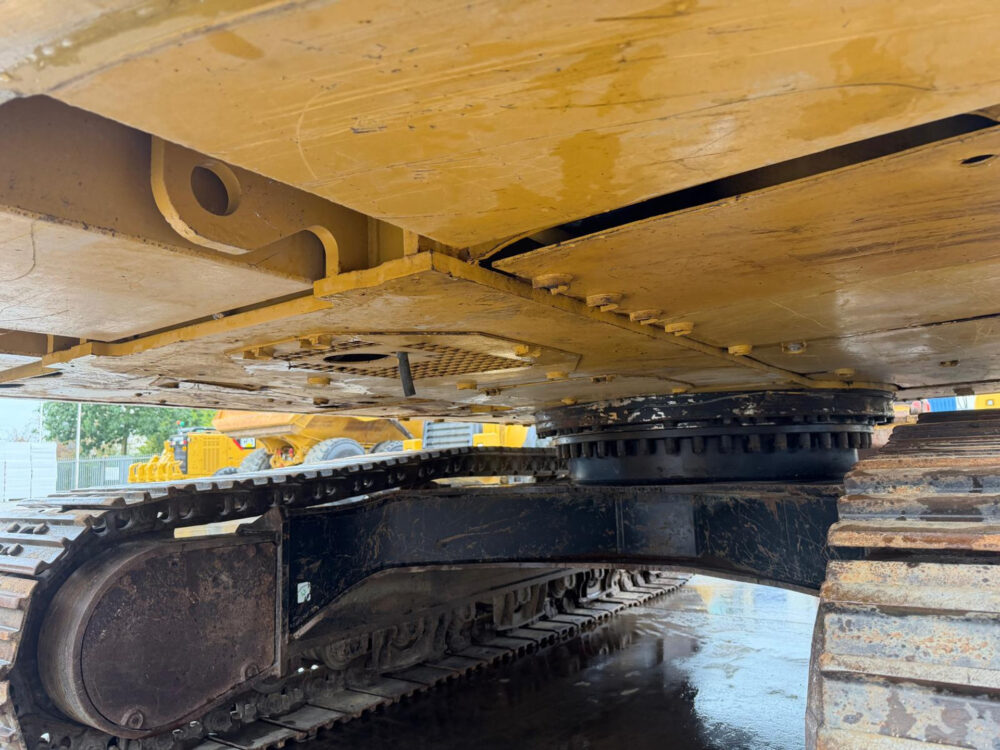 caterpillar-330-ng-rupsgraafmachine-2